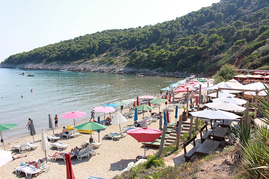 Spiaggia di Surj, Croazia - Viaggi tra le righe - Blog di Antonio Rotundo