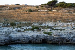 La Grotta dei Cervi nell'insenatura di Porto Badisco