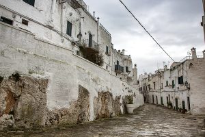 Via Clemente Leonardo, Ostuni - Viaggi tra le righe - Blog di Antonio Rotundo