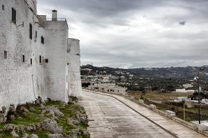 Viale Oronzo Quaranta, Ostuni - Viaggi tra le righe - Blog di Antonio Rotundo