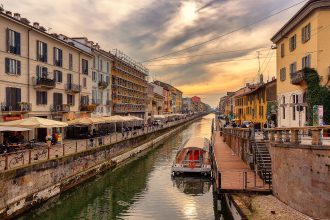 foto scattata al tramonto sui Navigli durante la mia gita a Milano