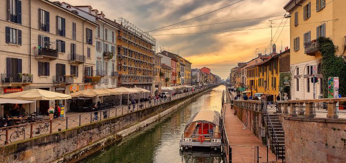 foto scattata al tramonto sui Navigli durante la mia gita a Milano