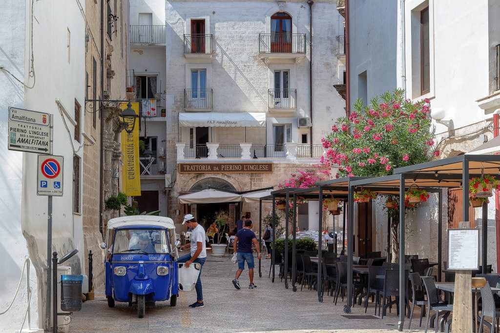 Cosa vedere a Monopoli in piazza Garibaldi