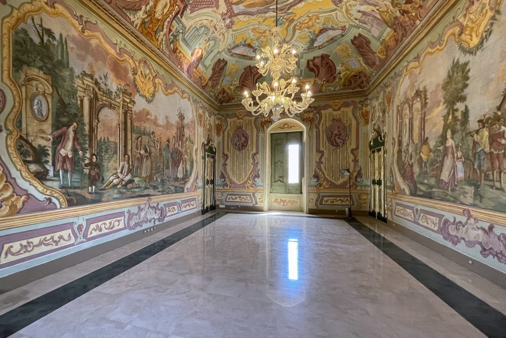 Affreschi all'interno del Palazzo Ducale di Martina Franca