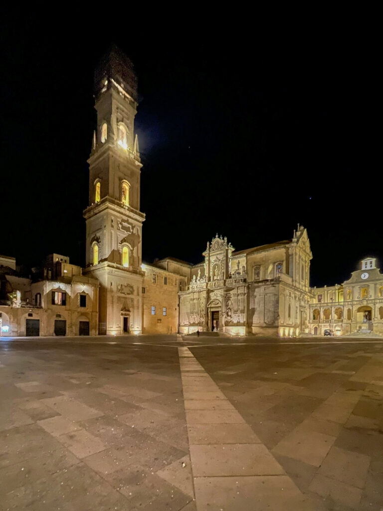 Lecce cosa vedere in Piazza Duomo